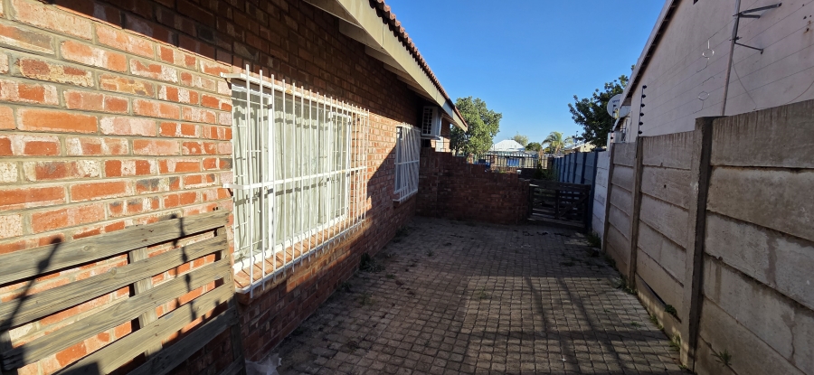 3 Bedroom Property for Sale in Beaconsfield Northern Cape